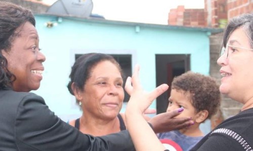 Iolanda Marinho e Fátima Lima visitam a Vila dos Remédios